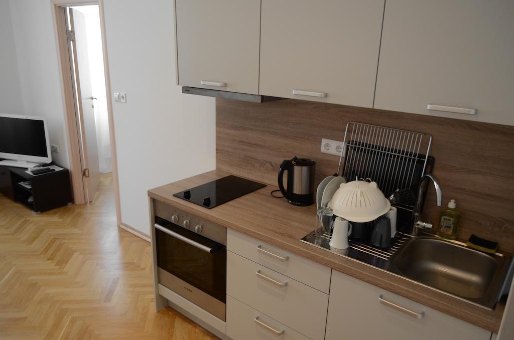 Apartment Milani With Private Garage Opatija Habitación foto